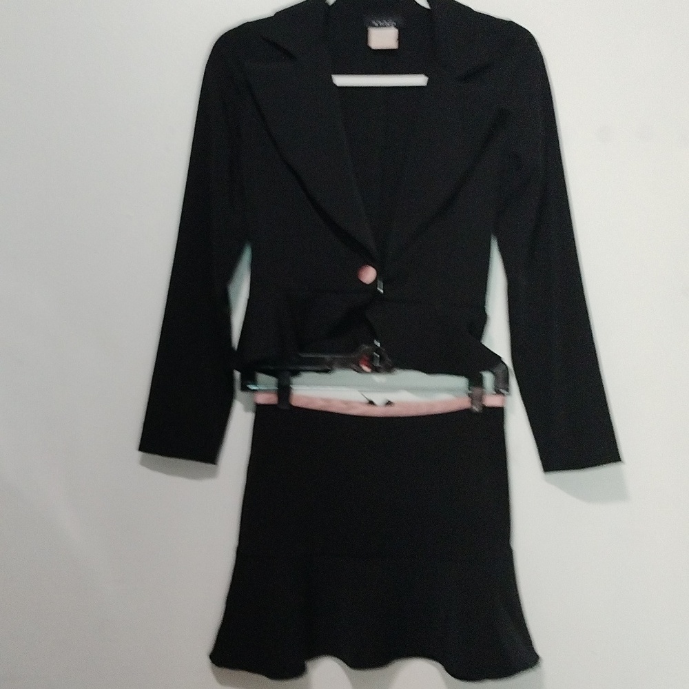 Snap girls mini skirt outfit size 3.